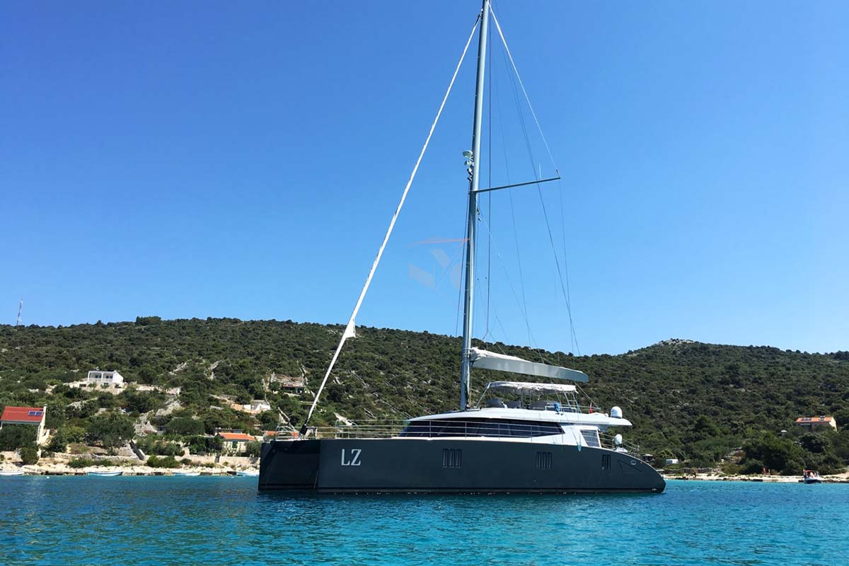 Yacht LUCY Z, Sunreef Yachts CHARTERWORLD Luxury Superyacht Charters